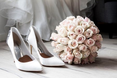 Plan an Inexpensive Wedding