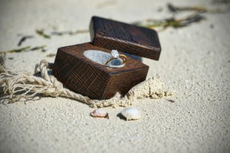 how to get the best deal on an engagement ring
