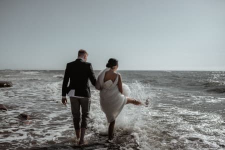 beach wedding on a budget ideas