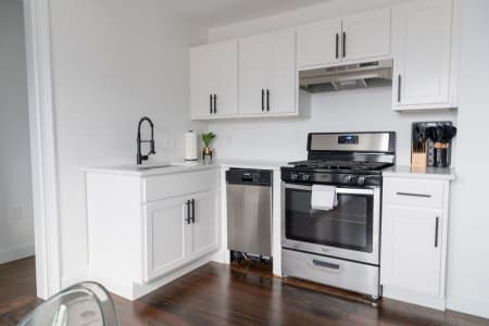 minimalist home essentials list