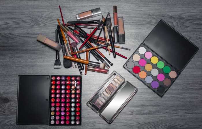 makeup kit list with price